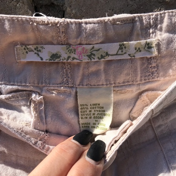 Tyte Beige shorts - Picture 2 of 4